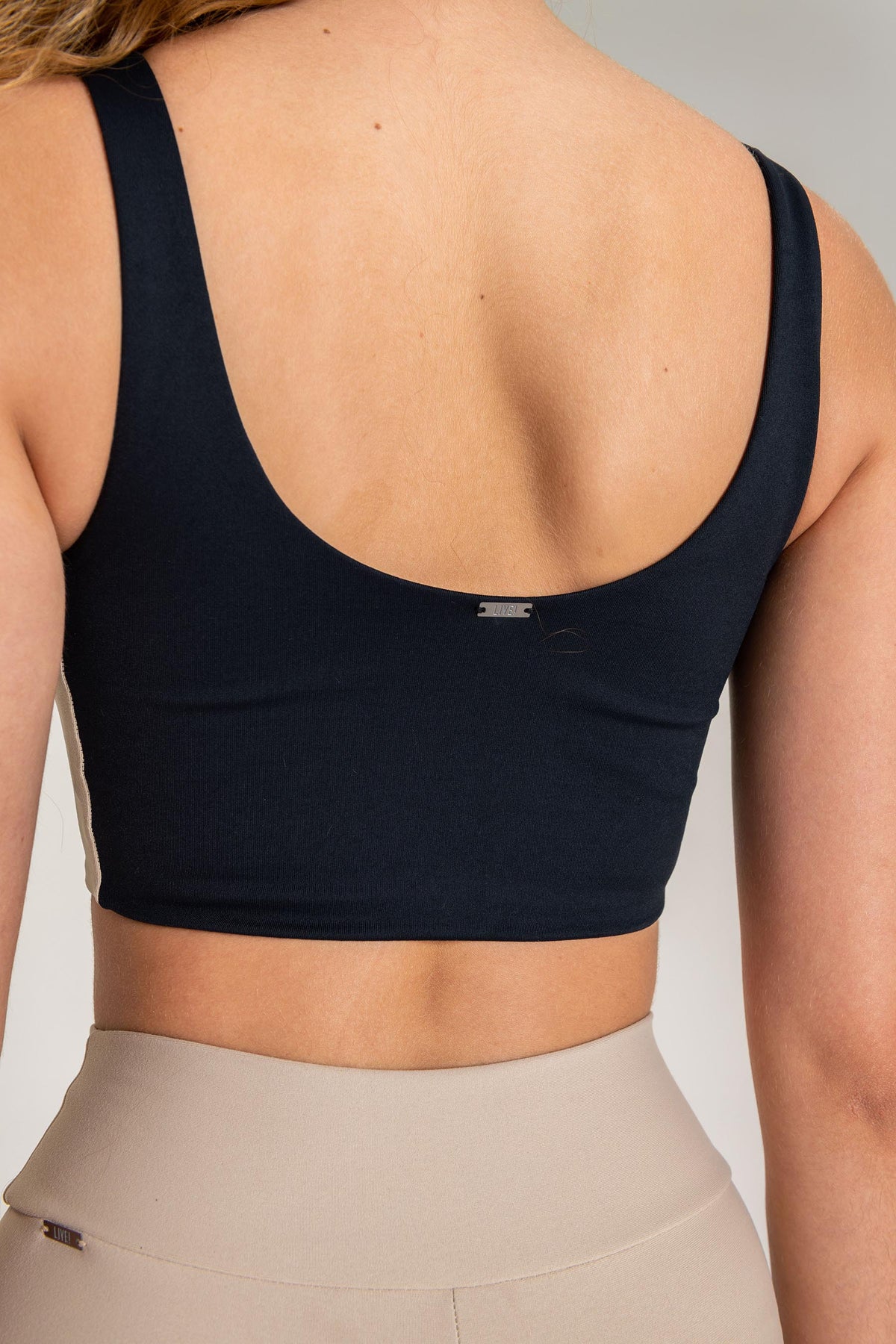 Essential Color Hype Mid Sports Bra